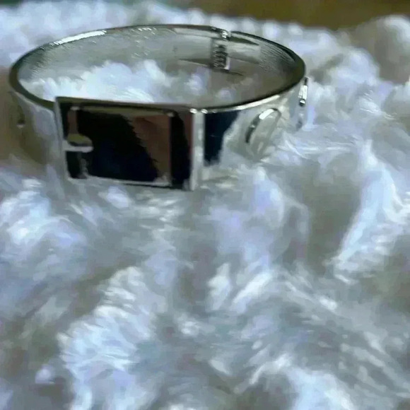 Buckle Style Bracelet - Picture 1 of 3
